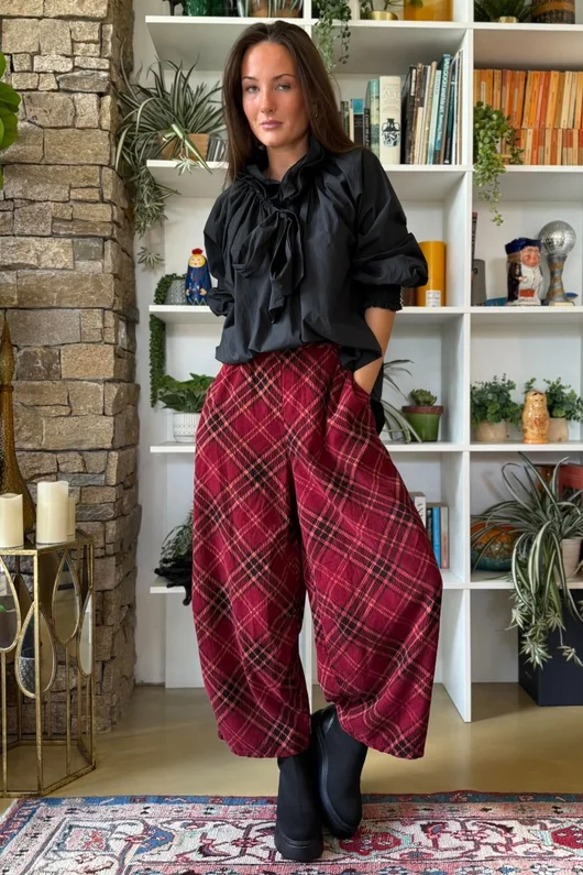 Arbi Needlecord Tartan Barrel Pant Burgundy